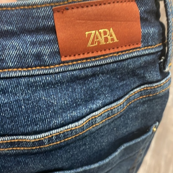 Zara High Rise Raw Hem Flare Cropped Stretchy Jeans Dark Wash Size 0 - Picture 7 of 9